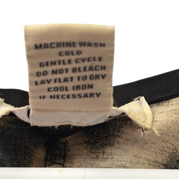 Diana Belle Leopard Animal Print Short Sleeve Accent Shoulder Blouse Top Medium - Picture 10 of 10